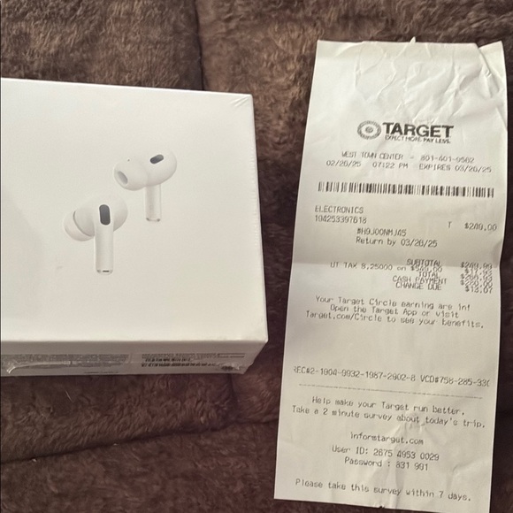Apple AirPods Pro - Sleek White